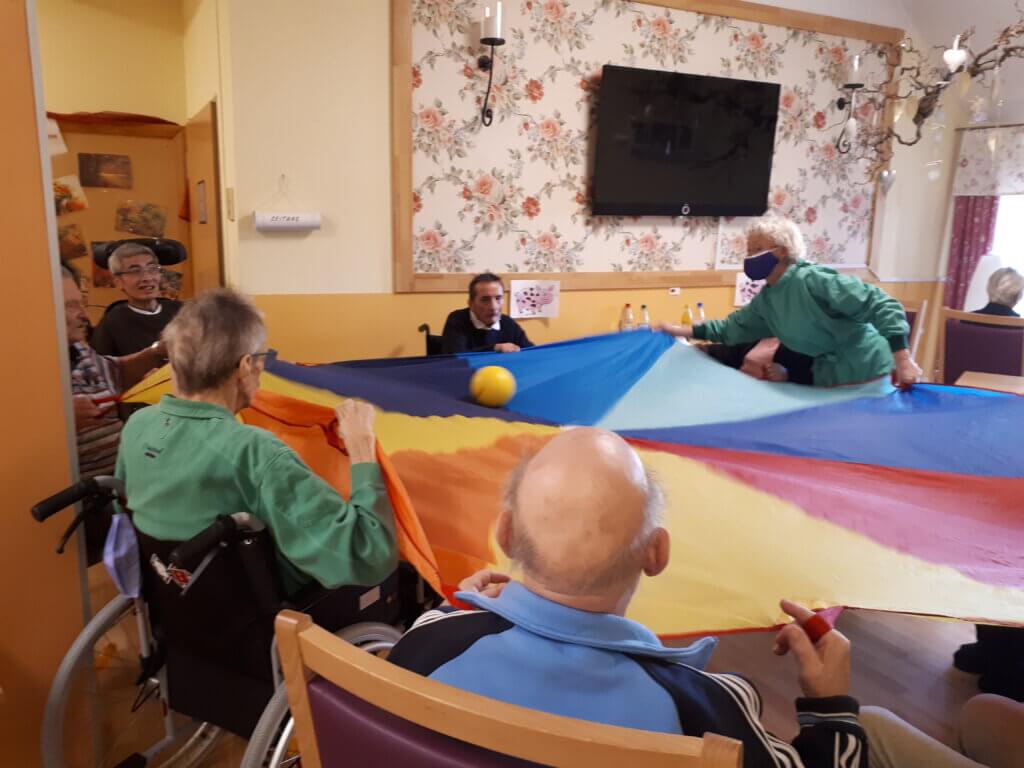 SWR-Pflege-Therapie_mit_Spiel